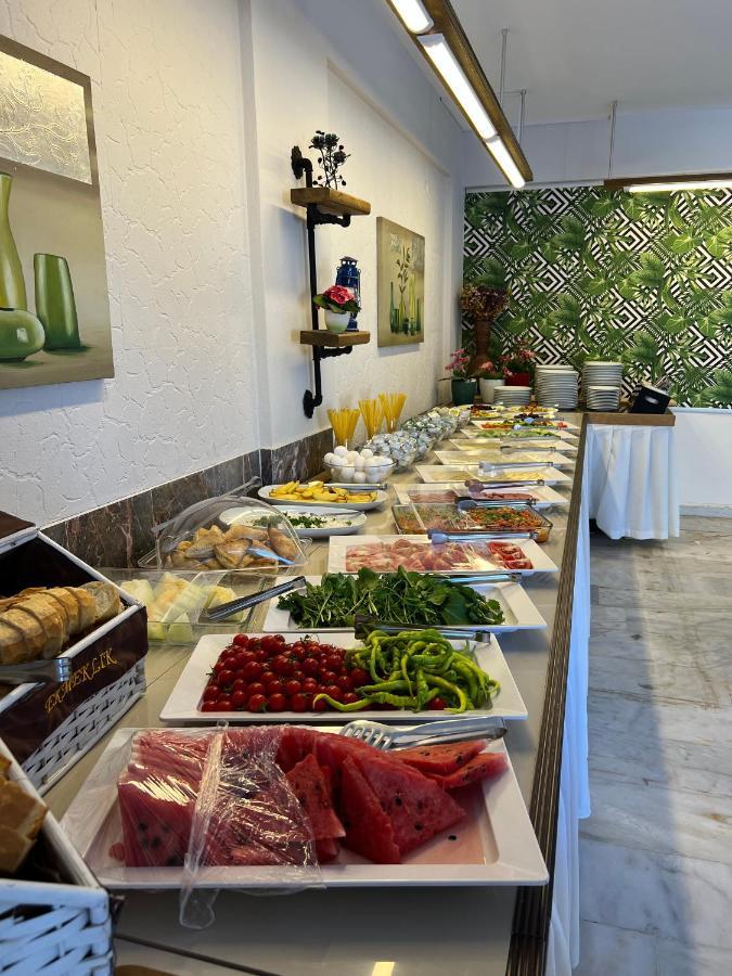 Bayram Hotel Çeşme Exteriör bild