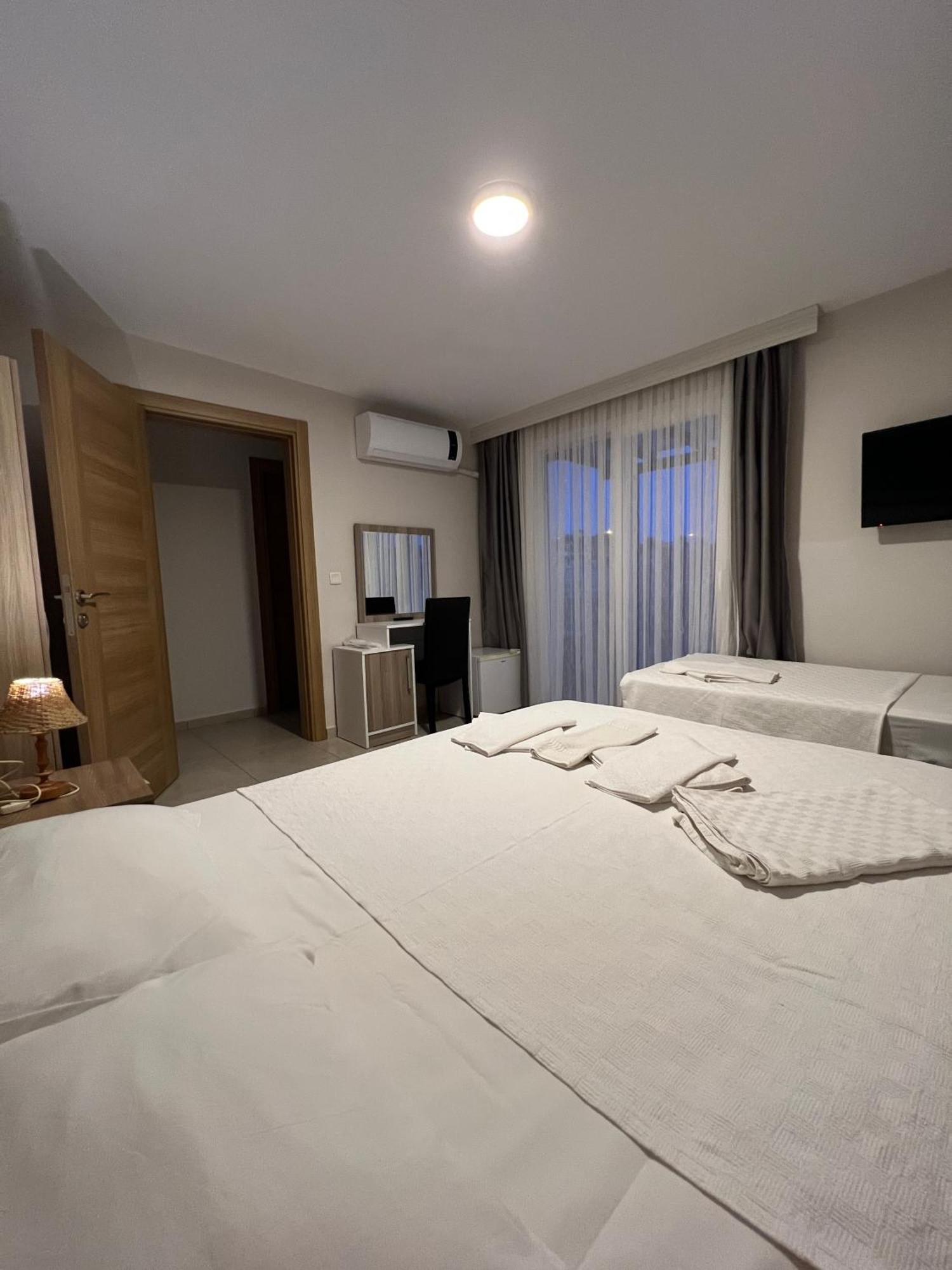 Bayram Hotel Çeşme Exteriör bild