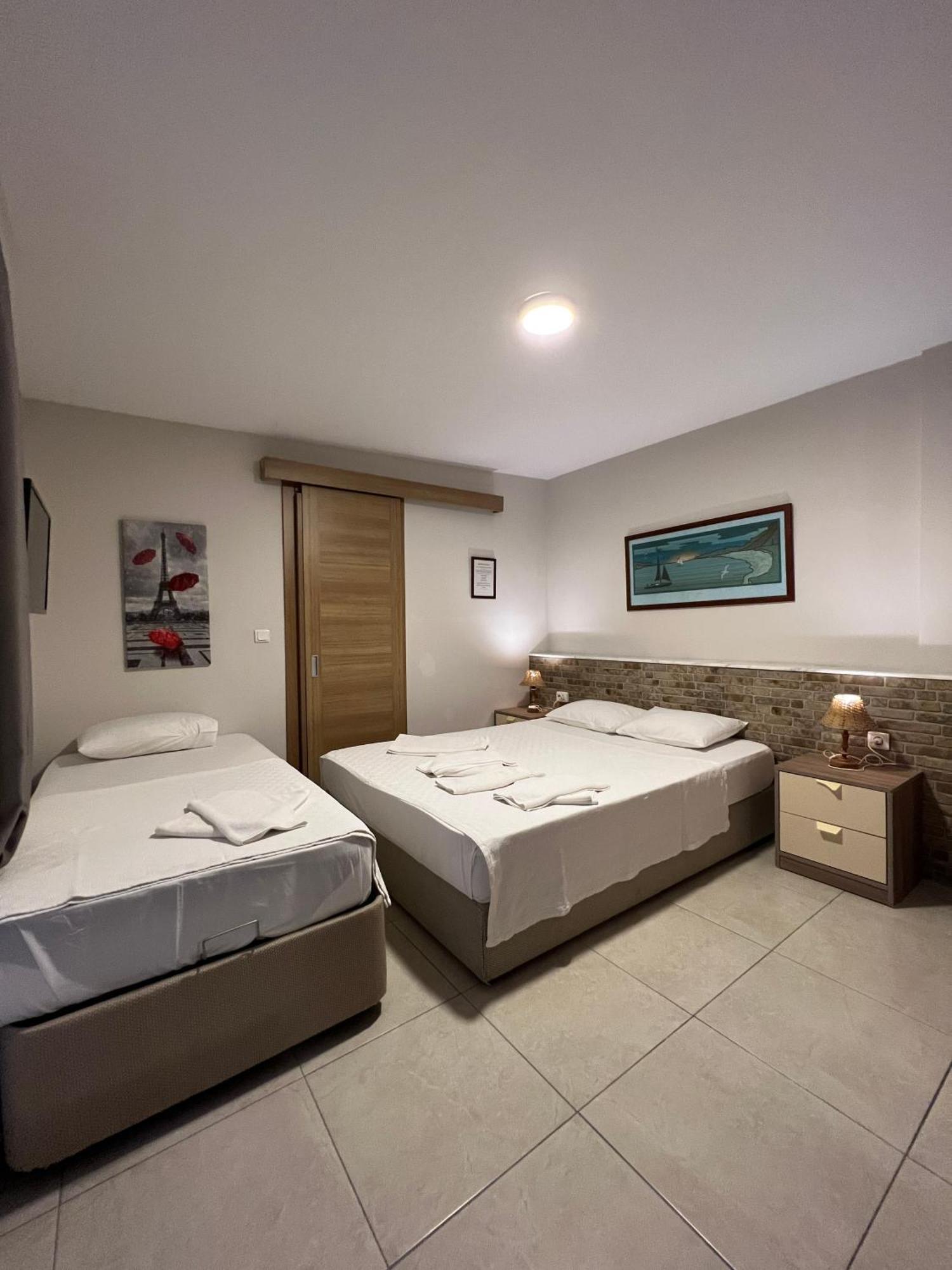 Bayram Hotel Çeşme Exteriör bild