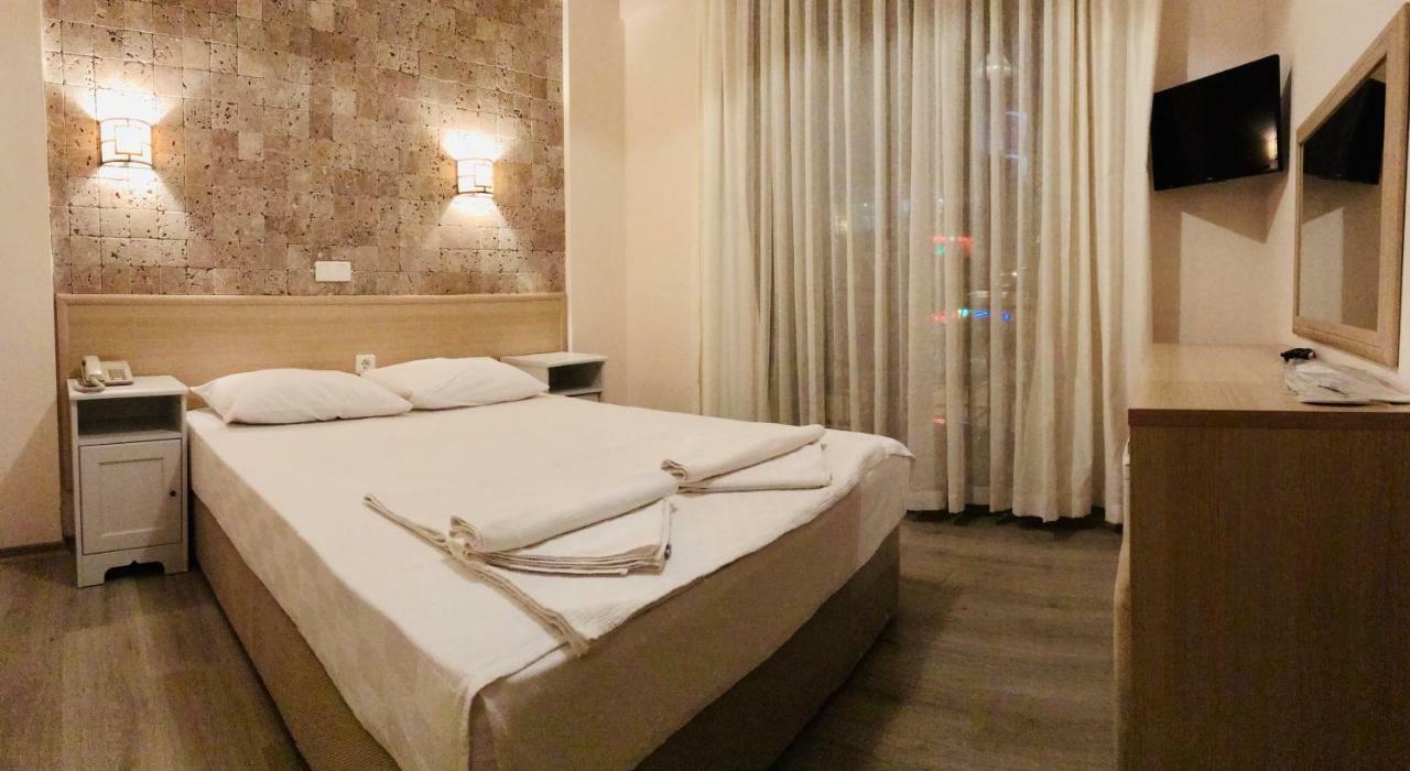 Bayram Hotel Çeşme Exteriör bild